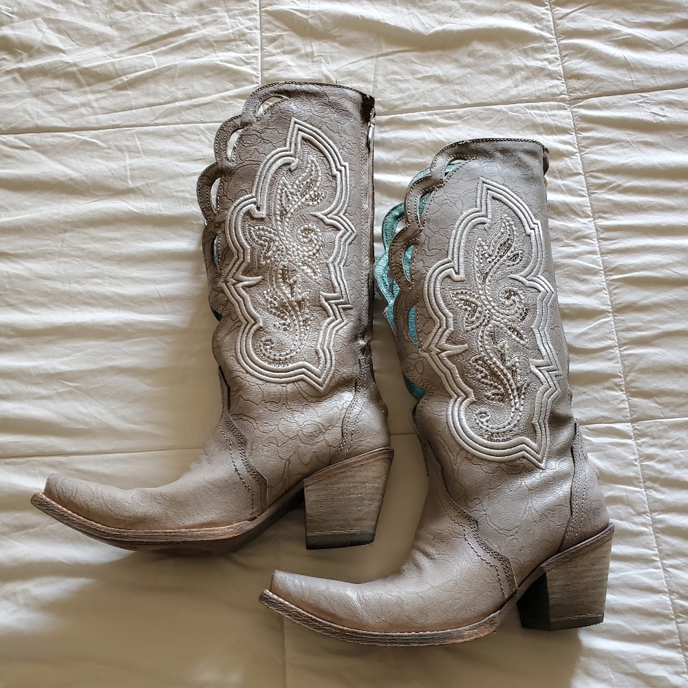 Corral boots